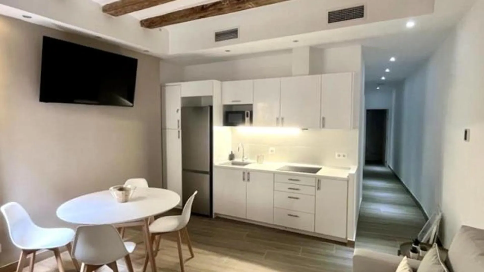 Apartamento Renovado Con 2 Habitaciones En El Corazon De Barcelona - Es-341-3 Spagna